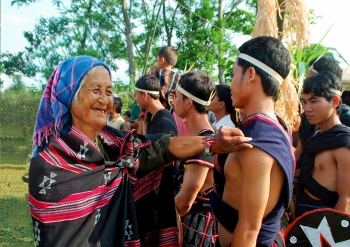 “Quyền lực mềm” của già làng Tây Nguyên