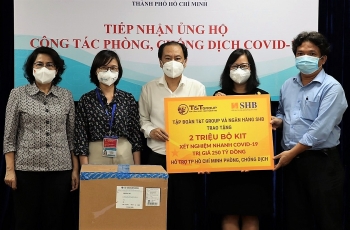 T&T Group và Ngân hàng SHB trao tặng TP.HCM  2 triệu bộ kit xét nghiệm nhanh COVID-19 trị giá 250 tỷ đồng