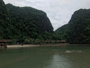 Viết tiếp bài hàng chục doanh nghiệp du lịch tại Cát Bà kêu cứu: Hải Phòng quyết tâm tháo dỡ, doanh nghiệp trắng tay?