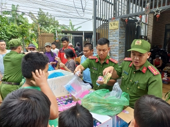 Tình người Đà Nẵng sau ngày mưa lũ