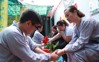 Nhân mùa Vu Lan bàn chuyện chữ Hiếu