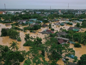 Nắng mưa đâu chỉ tại giời